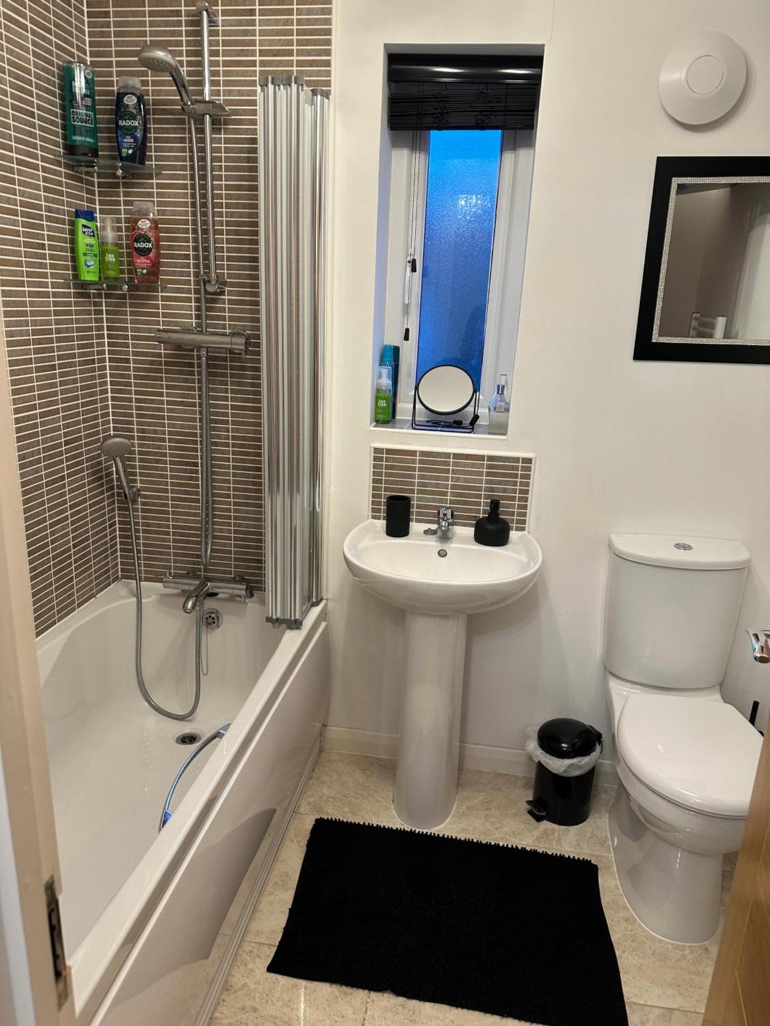 Cosy Double Bedroom In Newcastle Upon Tyne - Access To Shared Kitchen, Shared Lounge And Shared Conservatory Areas Inc Sky Tv And Netflix Ngoại thất bức ảnh